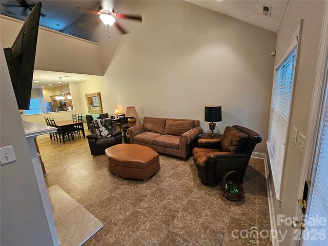 2026 Talbot Lane, Hickory, NC 28602