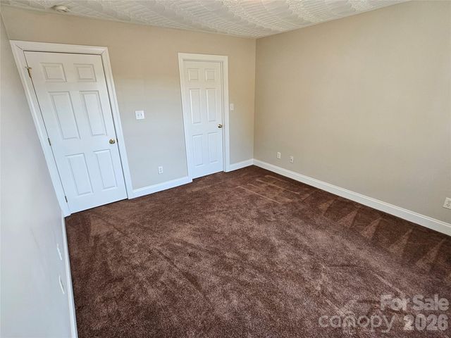 2026 Talbot Lane, Hickory, NC 28602