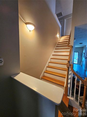 2026 Talbot Lane, Hickory, NC 28602