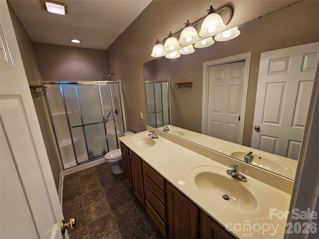 2026 Talbot Lane, Hickory, NC 28602