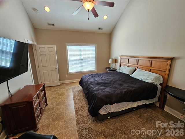 2026 Talbot Lane, Hickory, NC 28602