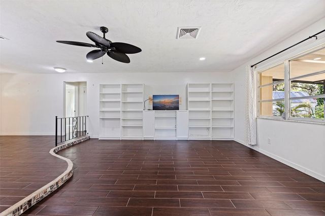 1282 PALM STREET, Clearwater, FL 33755