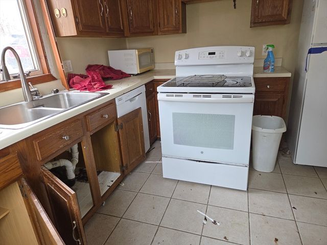 21 Bolton Street, Worcester, MA 01604