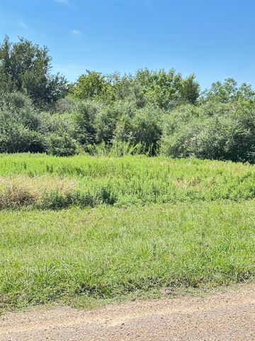 LT 1 24, Rock Island, TX 77470