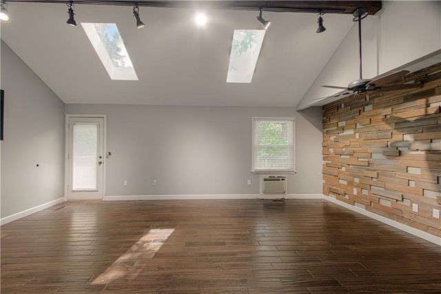 11101 NW 55th Street, Kansas City, MO 64152