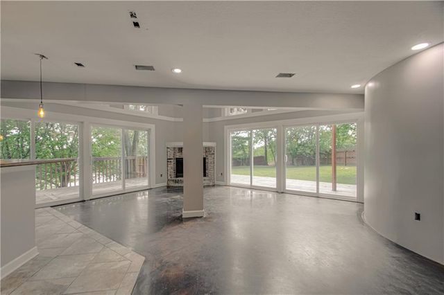 11101 NW 55th Street, Kansas City, MO 64152