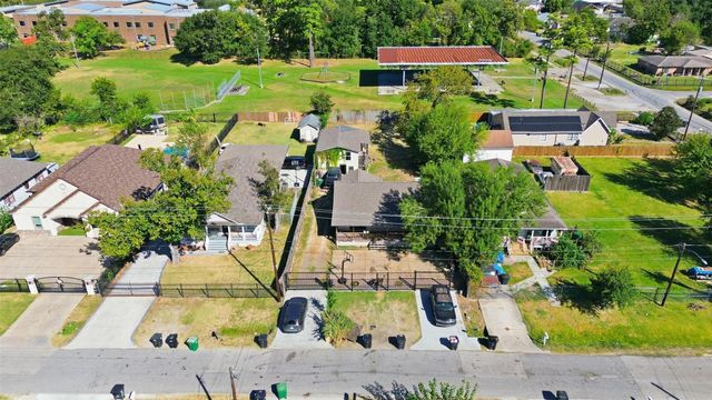 2017 Sadler Street, Houston, TX 77093