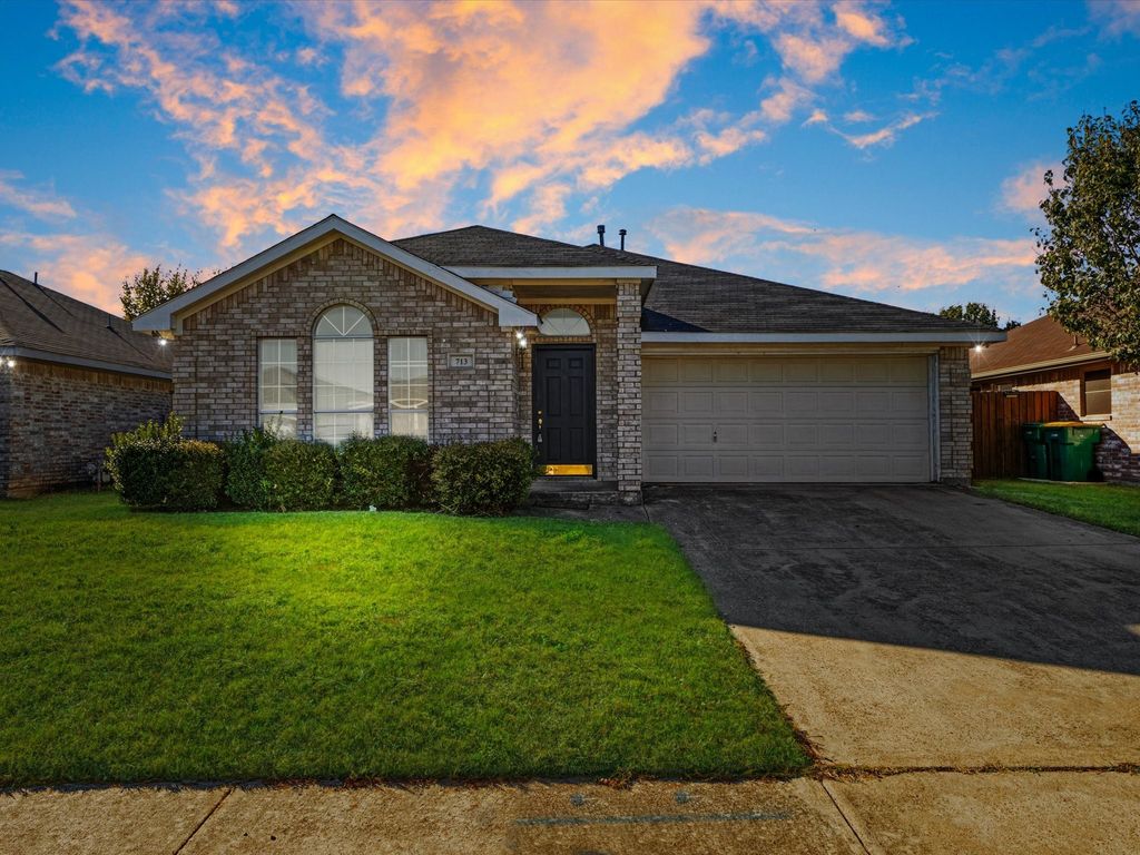713 Azalea Lane, Cedar Hill, TX 75104