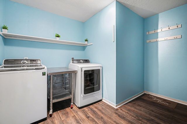 2101 Shadow Bay Circle, League City, TX 77573