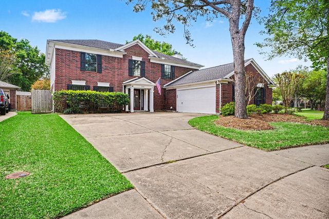 2101 Shadow Bay Circle, League City, TX 77573