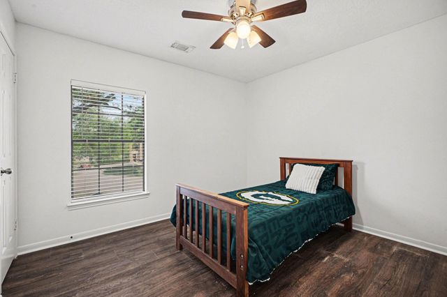 2101 Shadow Bay Circle, League City, TX 77573