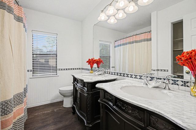 2101 Shadow Bay Circle, League City, TX 77573