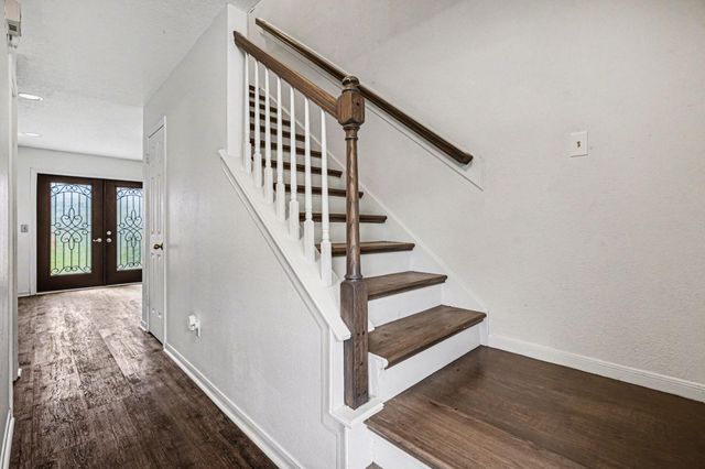 2101 Shadow Bay Circle, League City, TX 77573