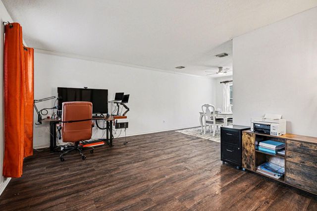 2101 Shadow Bay Circle, League City, TX 77573