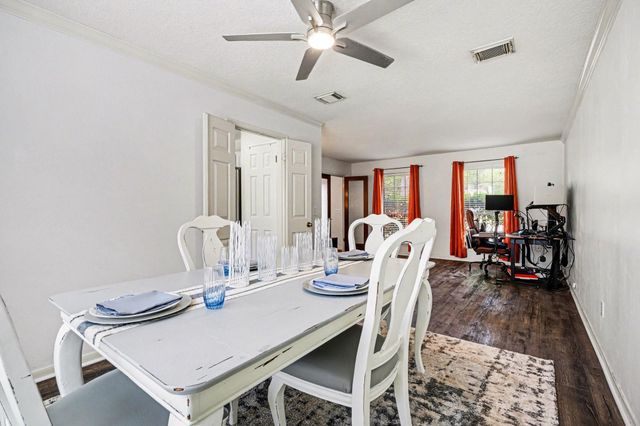 2101 Shadow Bay Circle, League City, TX 77573