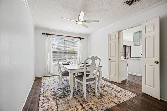 2101 Shadow Bay Circle, League City, TX 77573