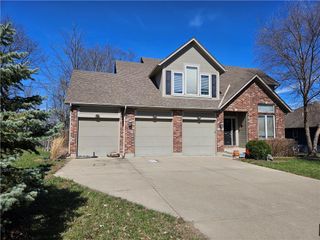 2208 SW MORRIS Drive, Lee's Summit, MO 64082