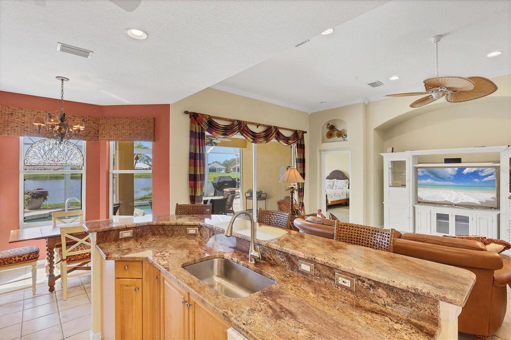 Image 11 of property listing at 1620 SAN SILVESTRO DRIVE, Venice, FL 34285