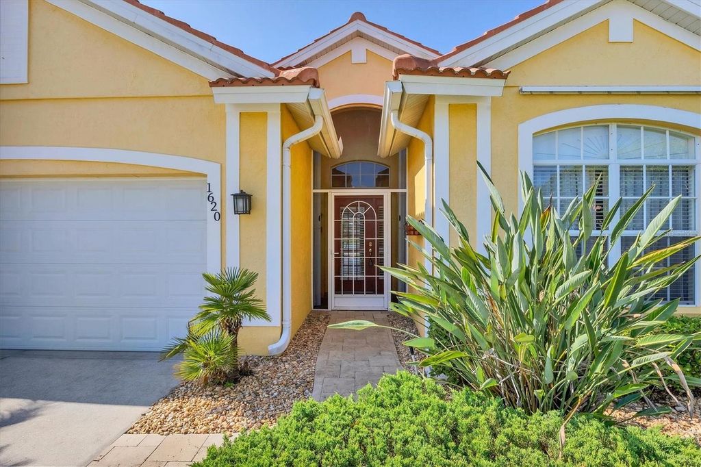 Image 4 of property listing at 1620 SAN SILVESTRO DRIVE, Venice, FL 34285
