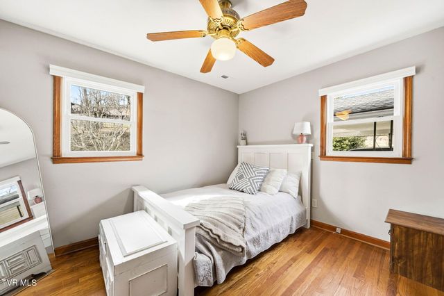 110 Taylortown Road, Johnson City, TN 37601