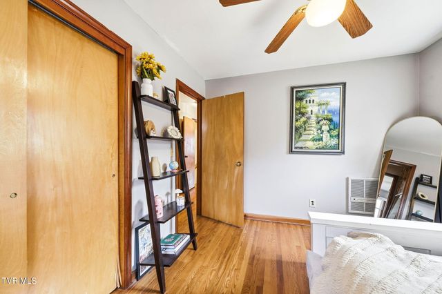 110 Taylortown Road, Johnson City, TN 37601