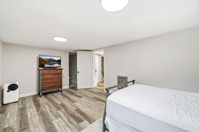 110 Taylortown Road, Johnson City, TN 37601