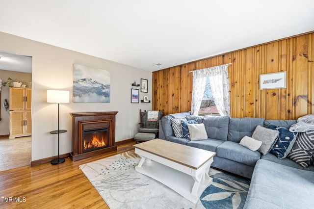 110 Taylortown Road, Johnson City, TN 37601