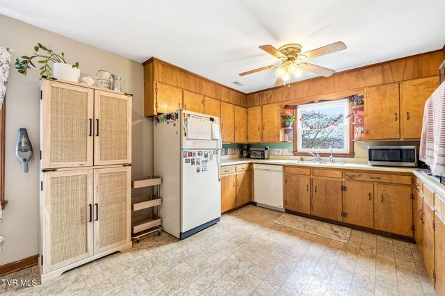 110 Taylortown Road, Johnson City, TN 37601