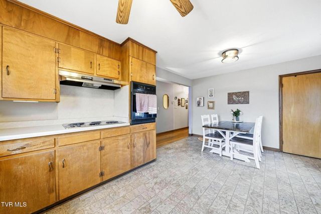 110 Taylortown Road, Johnson City, TN 37601