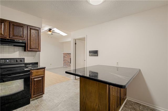 13917 Falkirk Circle, Grandview, MO 64030