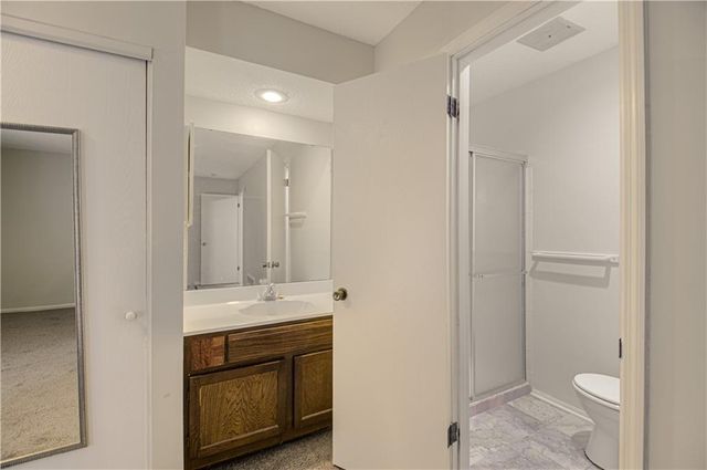 13917 Falkirk Circle, Grandview, MO 64030