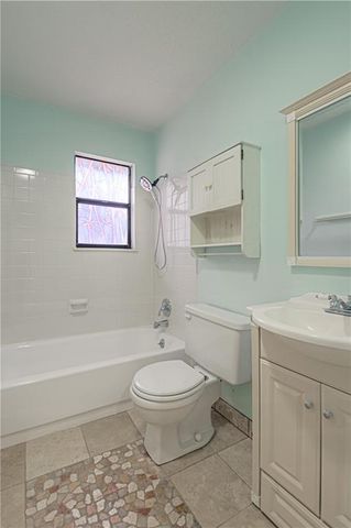 13917 Falkirk Circle, Grandview, MO 64030