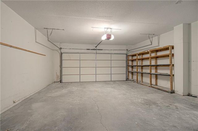 13917 Falkirk Circle, Grandview, MO 64030