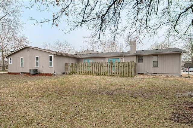 13917 Falkirk Circle, Grandview, MO 64030