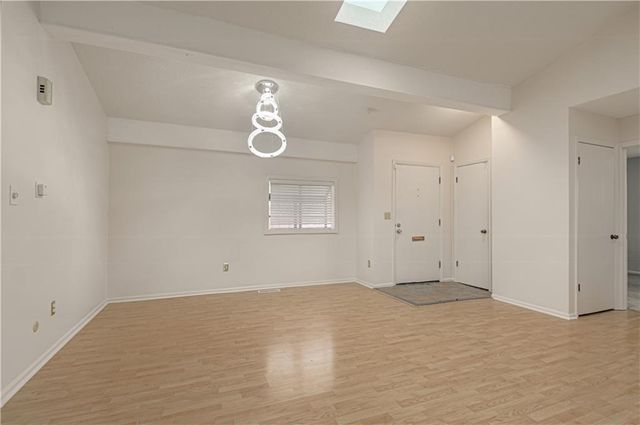 13917 Falkirk Circle, Grandview, MO 64030