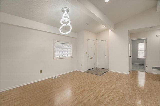 13917 Falkirk Circle, Grandview, MO 64030