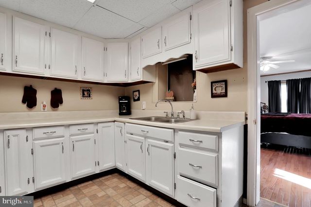 213 BELVIEW AVE, Hagerstown, MD 21742