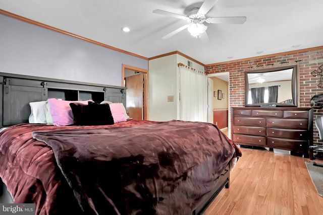 213 BELVIEW AVE, Hagerstown, MD 21742