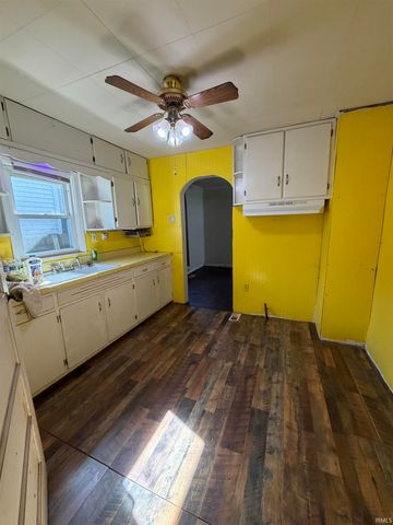 1822 W 7th Street, Muncie, IN 47302