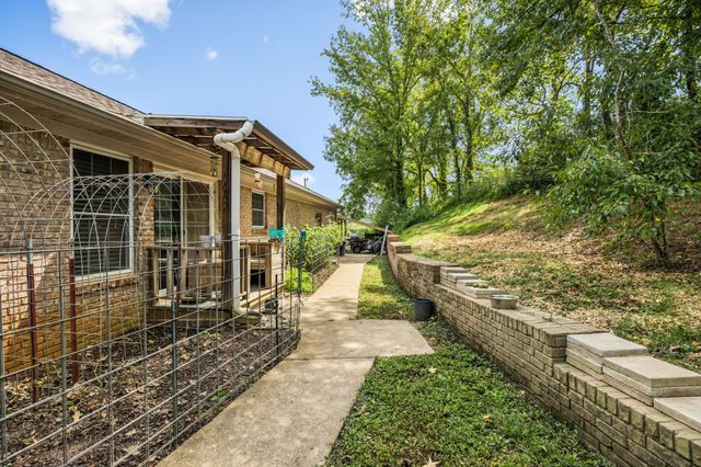 4951 Weakley Creek Rd, Lawrenceburg, TN 38464