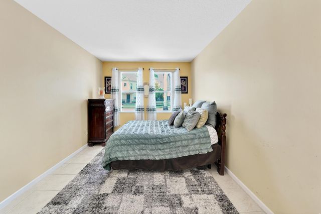 9161 Dupont Place, Wellington, FL 33414