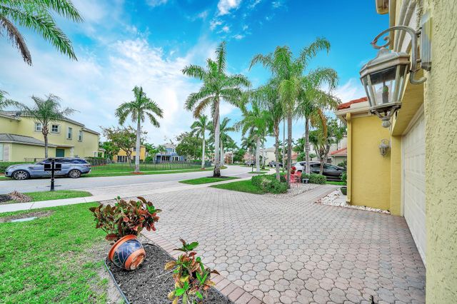 9161 Dupont Place, Wellington, FL 33414