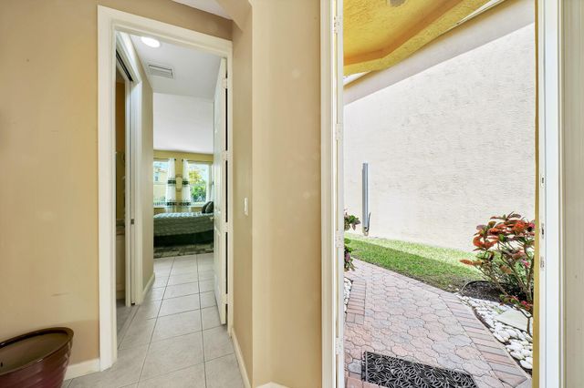 9161 Dupont Place, Wellington, FL 33414