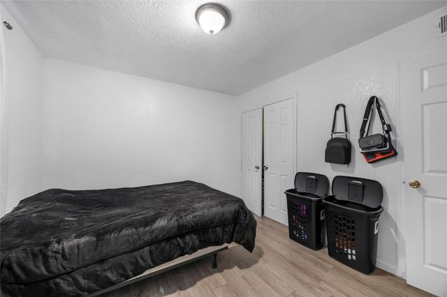 7 Parker Road 12, Houston, TX 77076