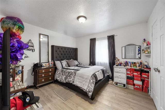 7 Parker Road 12, Houston, TX 77076