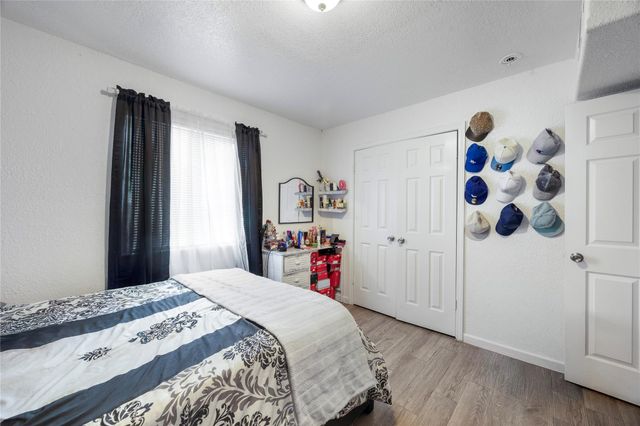 7 Parker Road 12, Houston, TX 77076