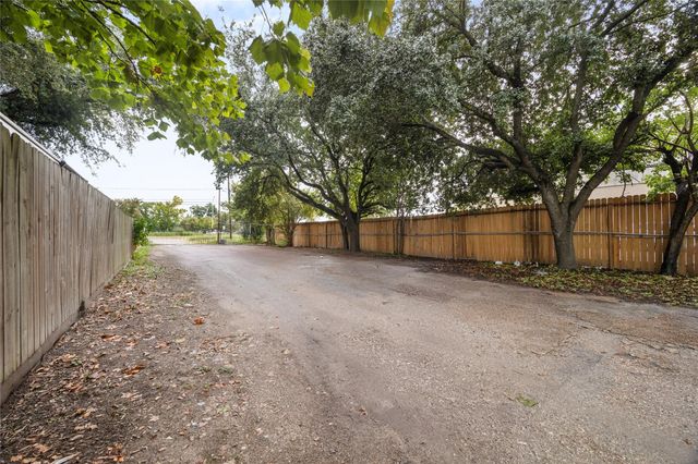 7 Parker Road 12, Houston, TX 77076