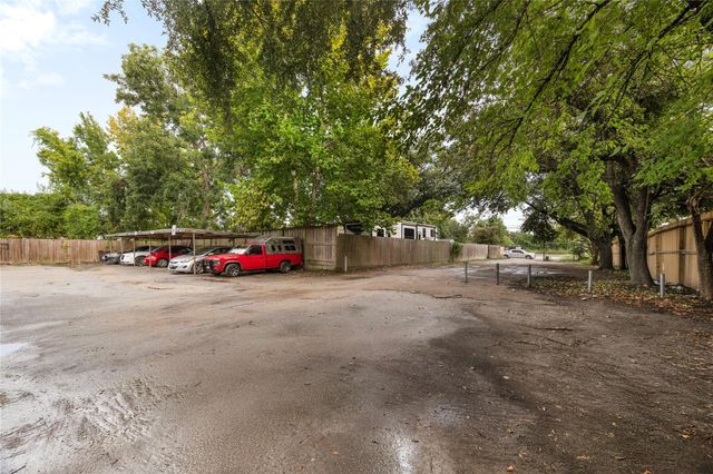 7 Parker Road 12, Houston, TX 77076