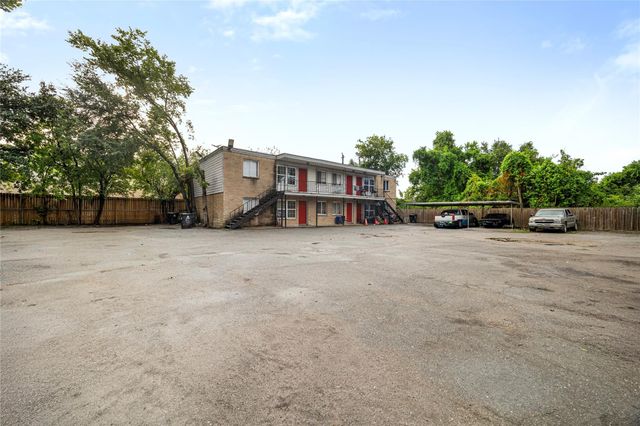 7 Parker Road 12, Houston, TX 77076