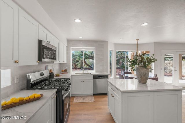 1320 E Dejerine Place, Tucson, AZ 85737